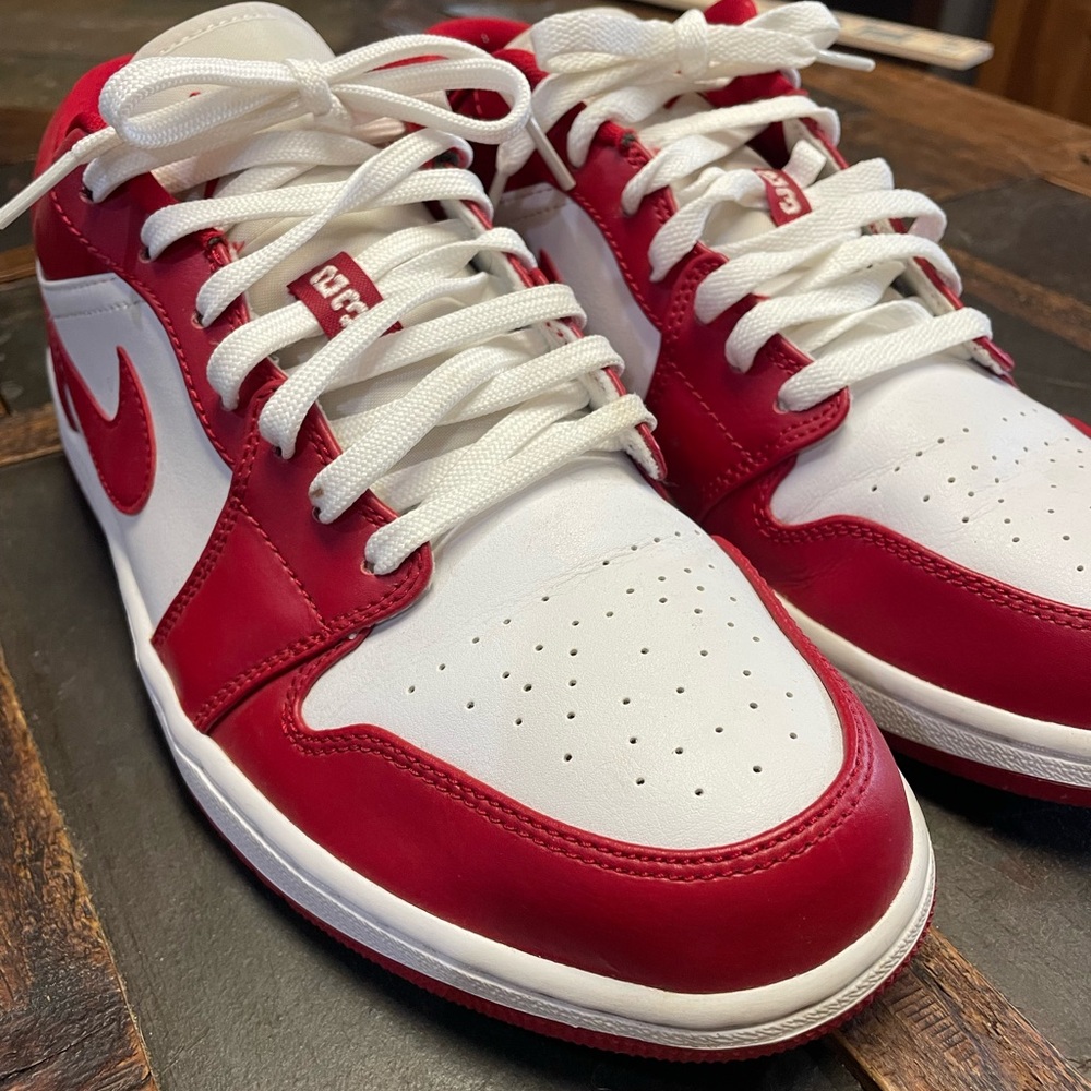 Nike Men’s Low-Top Sneakers in White and Red